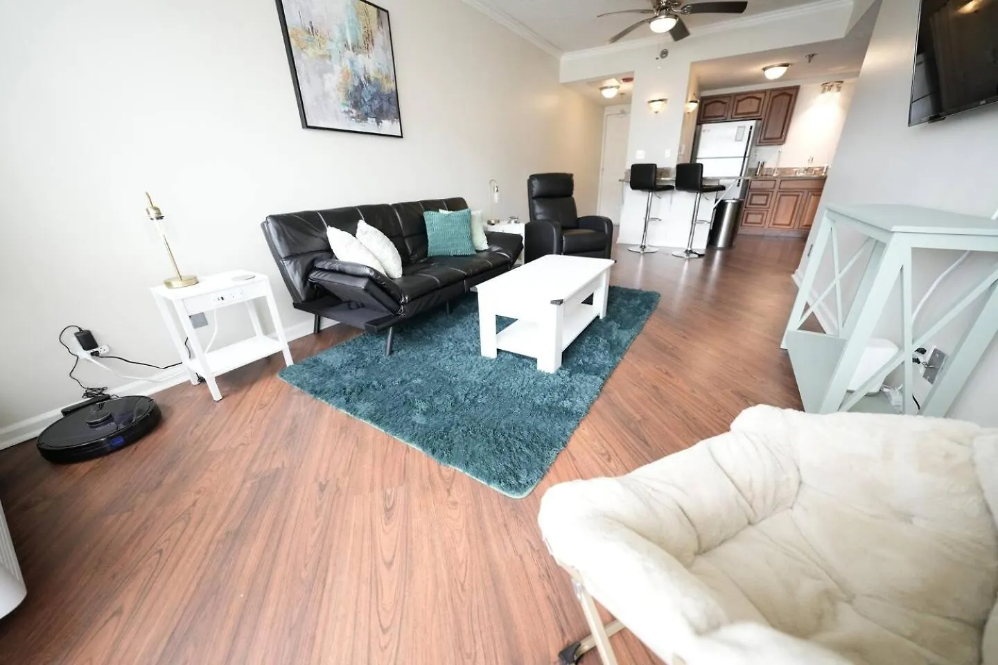 Traveling Nurses And Professionals Parking Included Pet Friendly Downtown Apartment Nashville