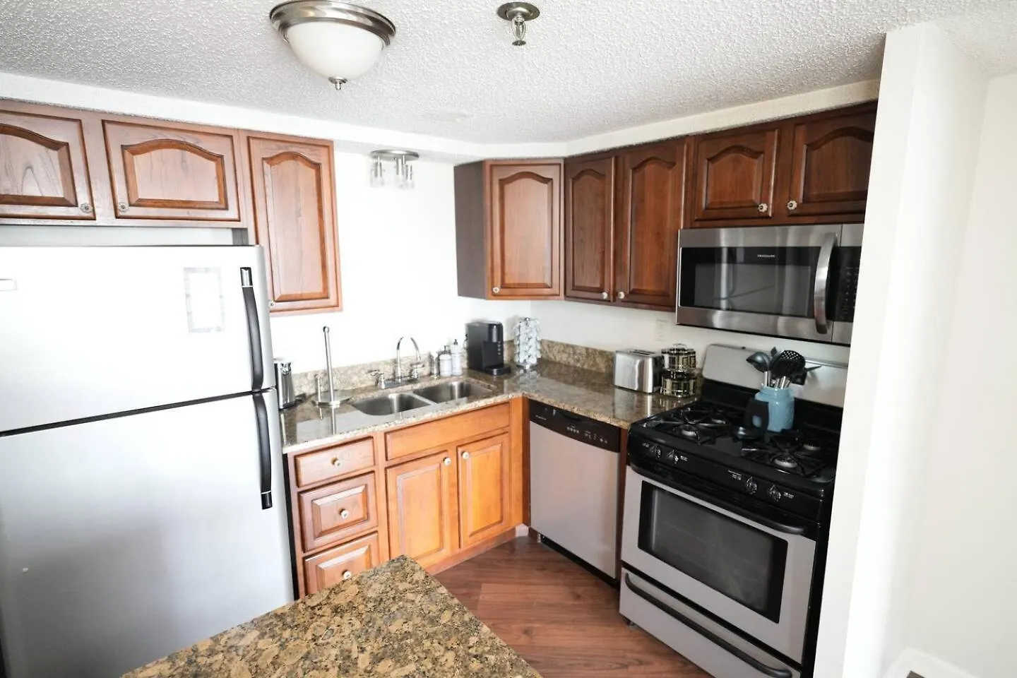 Traveling Nurses And Professionals Parking Included Pet Friendly Downtown Apartment Nashville